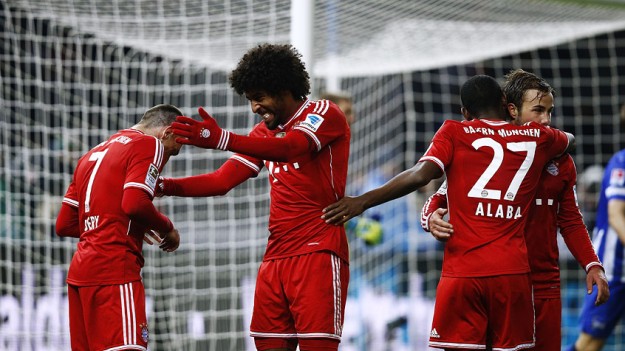 Bayern Munich celebrate their third against Hertha Berlin (via fcbayern.de)
